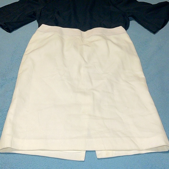 Vintage Carolina Herrera pencil skirt W/Leather waist band sz 6 classic - Picture 3 of 9